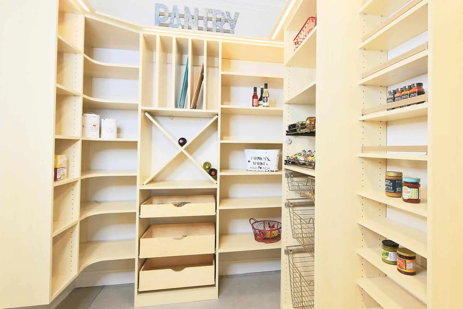 Pantry - Chateau Elm